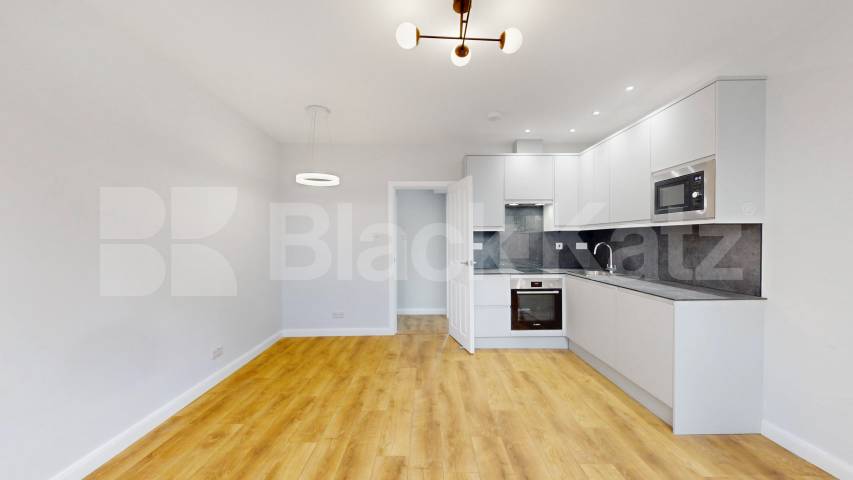 Newly refurbished one bed within walking distance to Paddington & Bayswater Gloucester Terrace, Bayswater